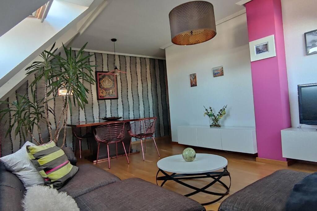 Ferienwohnung Atico Mirador Del Naranco, Parking Gratuito, Wifi, Zona Residencial Oviédo Exterior foto